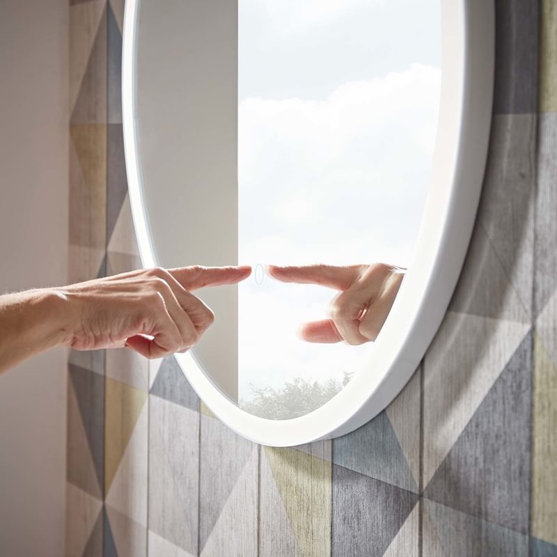 Arc mirror round detail lifestyle 1 Arc mirror round detail lifestyle 1
