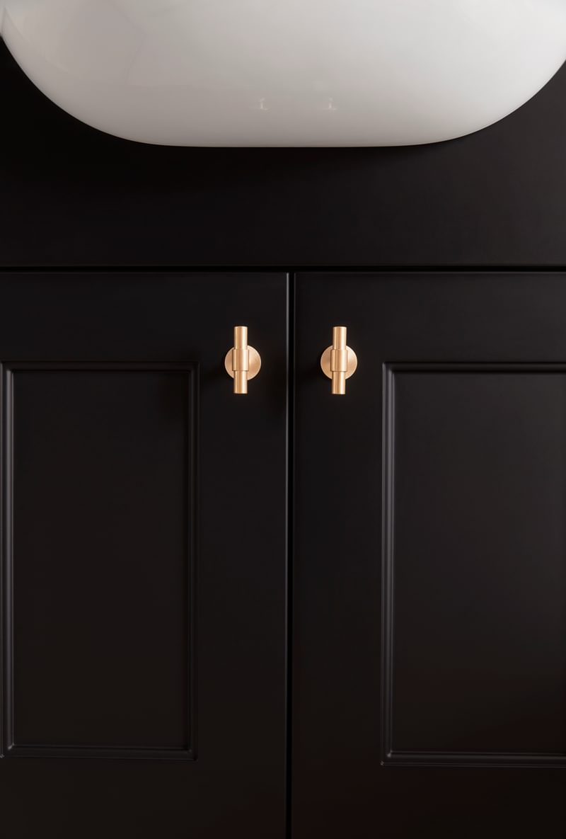 Burford Black Close Up Door detail FC8400 Burford Black Close Up Door detail FC8400