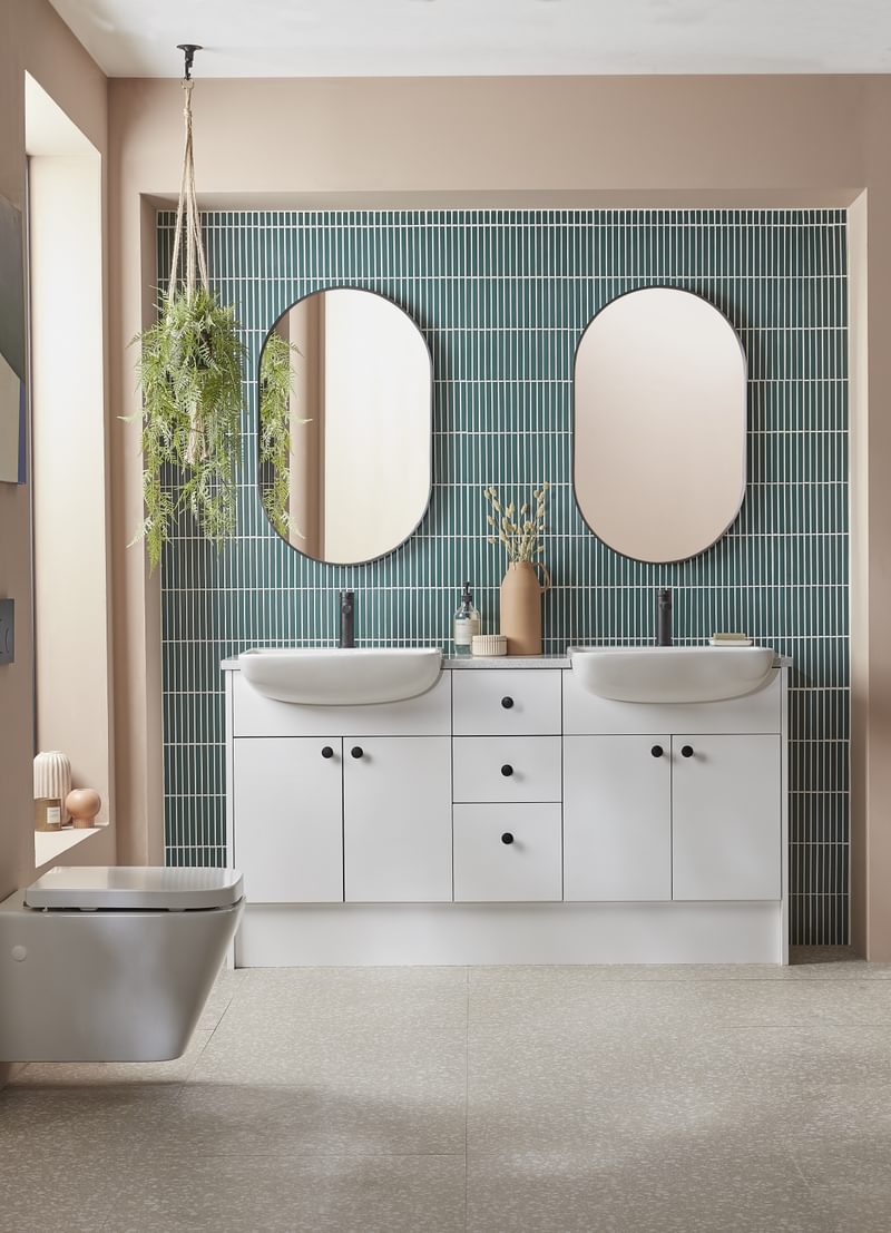 Calm Gloss White 1500 Front on Lifestyle Calm Gloss White 1500 Front on Lifestyle