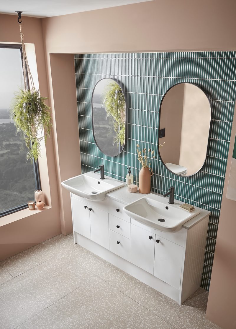 Calm Gloss White 1500 ISO with plinth Lifestyle 2 Calm Gloss White 1500 ISO with plinth Lifestyle 2