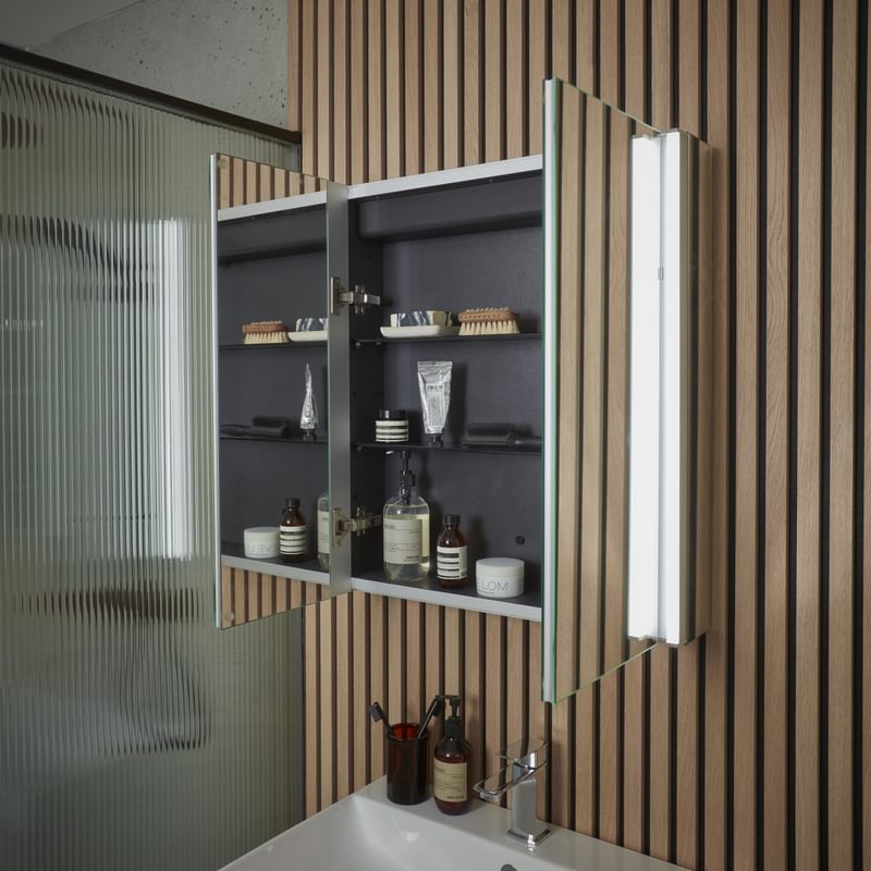 Flow 600 Cabinet Open Lifestyle Flow 600 Cabinet Open Lifestyle
