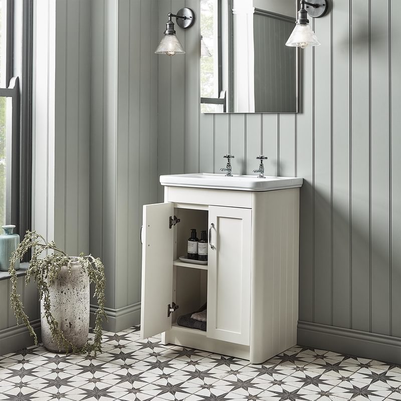 Halcyon 600mm natural white LIFESTYLE Halcyon 600mm natural white LIFESTYLE