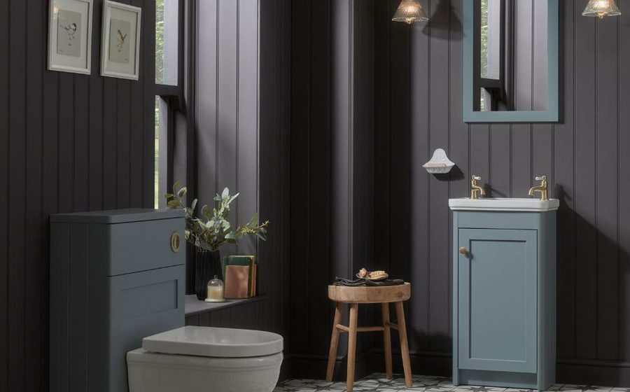 Dark & Elegant