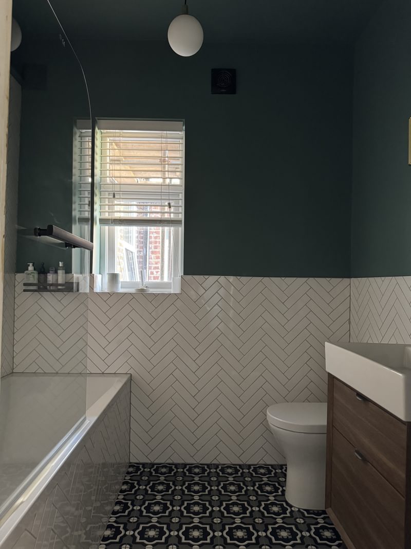 Little MCR Full Bathroom Little MCR Full Bathroom