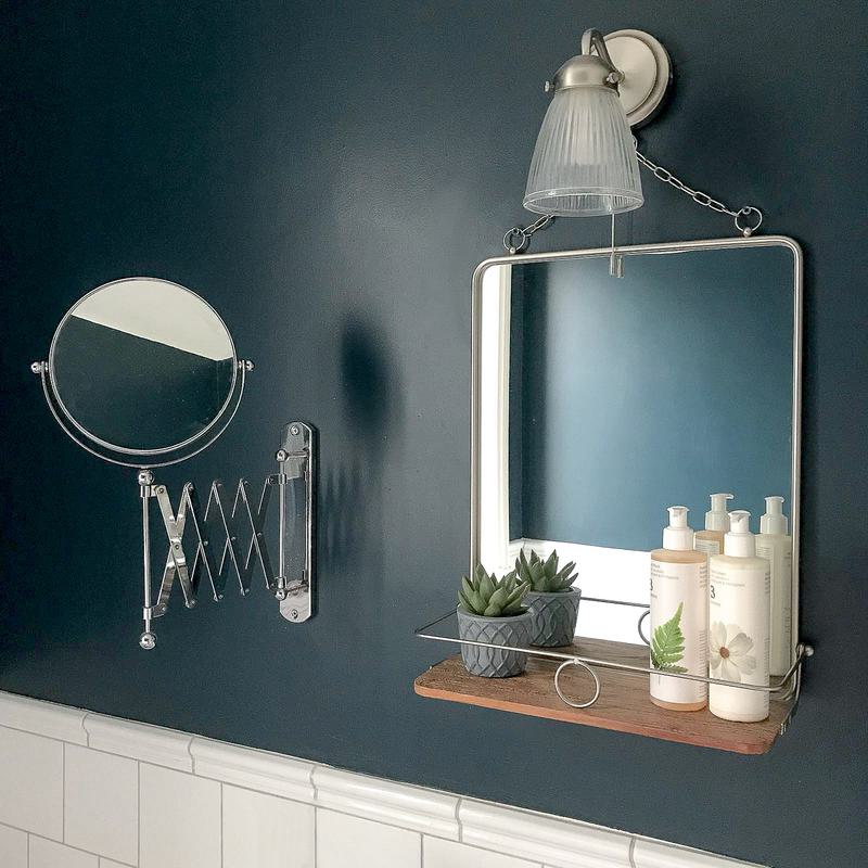 Main bathroom mirror