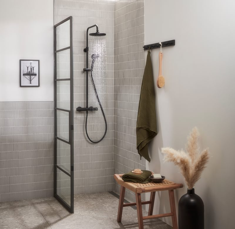 Marine Black Shower Water On lifestyle Marine Black Shower Water On lifestyle