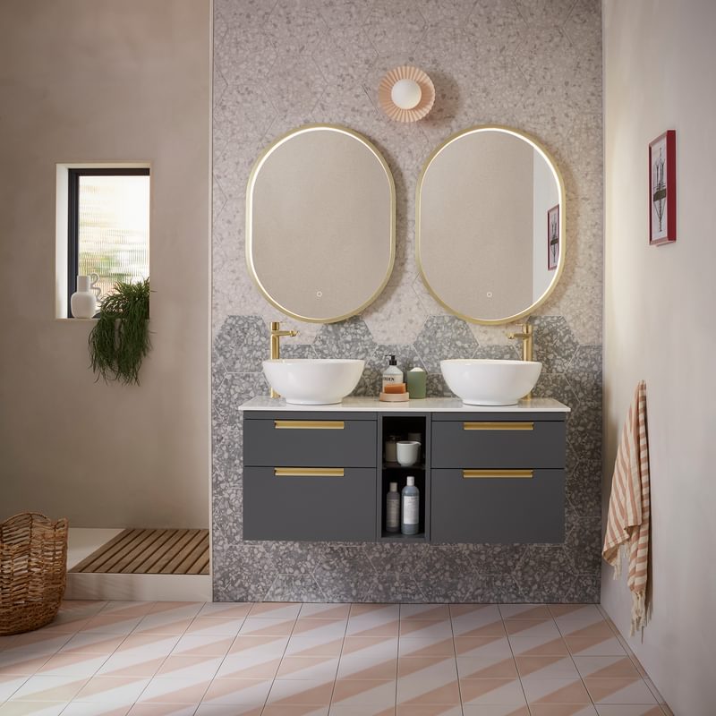 Platform Midnight Grey Unit Front on Lifestyle Platform Midnight Grey Unit Front on Lifestyle