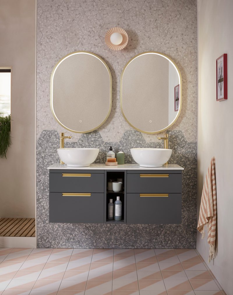 Platform Midnight Grey Unit Front on Lifestyle Platform Midnight Grey Unit Front on Lifestyle