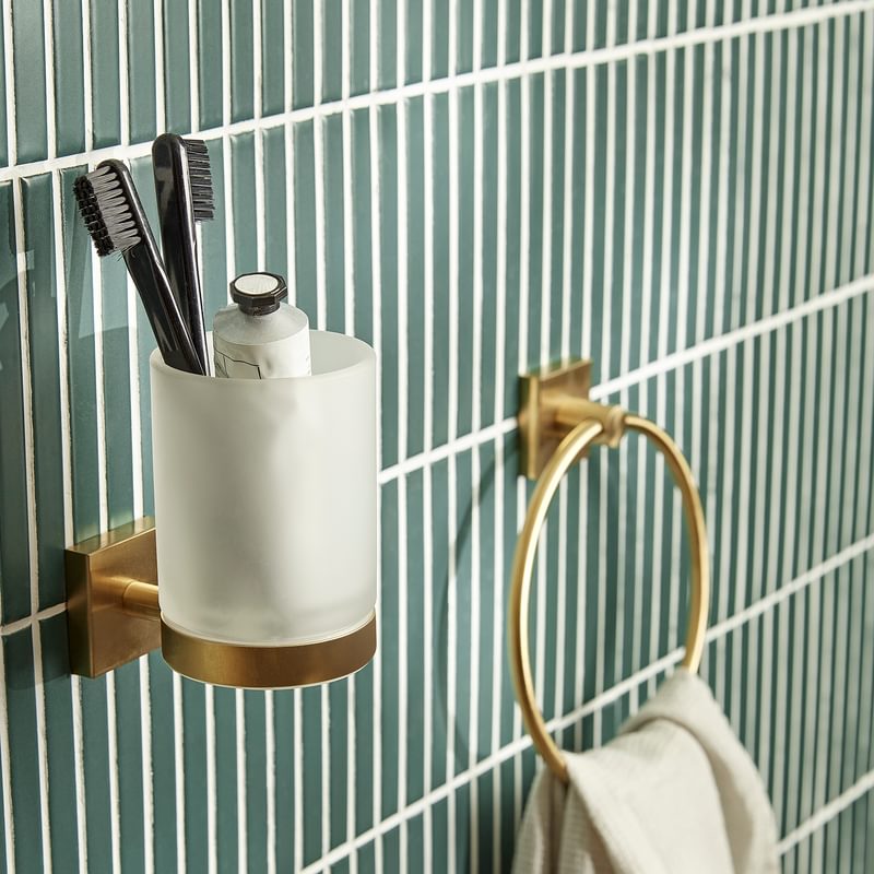 Restore Toothbrush Holder Lifestyle Desaturated Restore Toothbrush Holder Lifestyle Desaturated