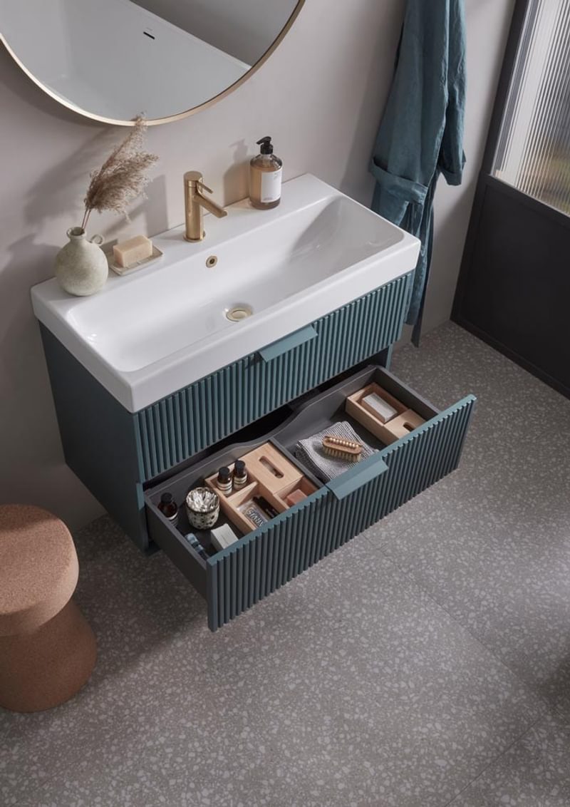 Scheme Fluted 800 Juniper Green drawer open 0196 copy Scheme Fluted 800 Juniper Green drawer open 0196 copy