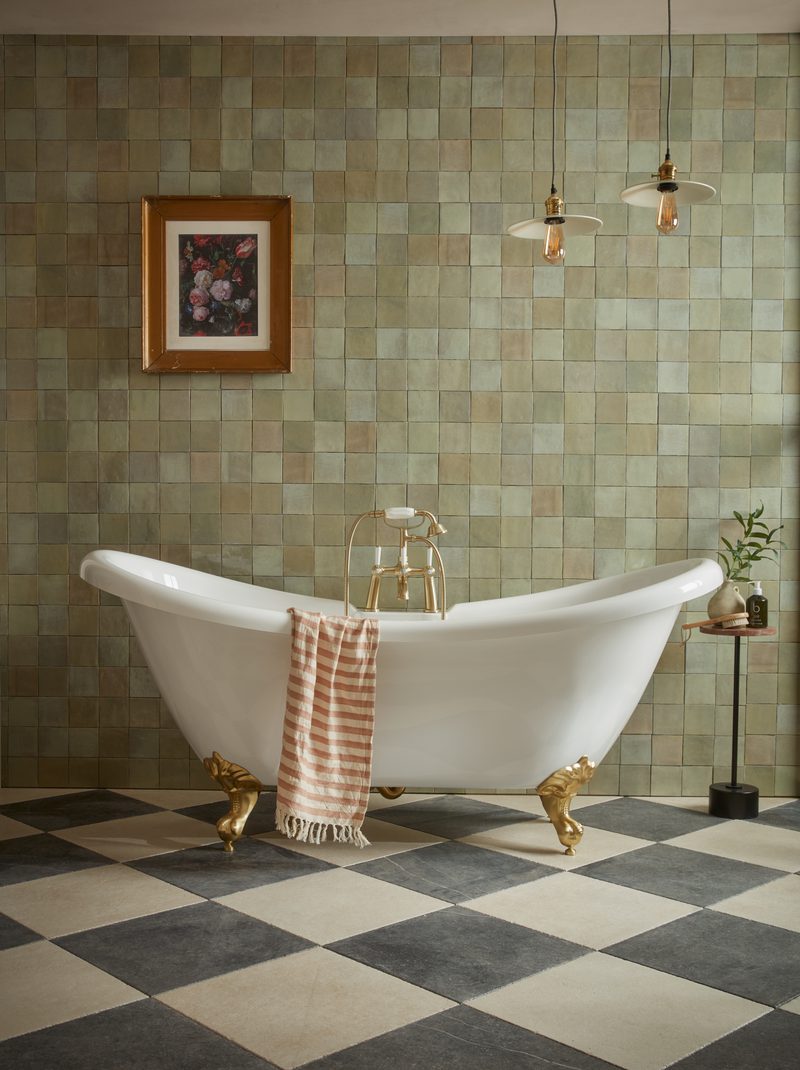 Vitoria Double Slipper Bath Front On Lifestyle Vitoria Double Slipper Bath Front On Lifestyle
