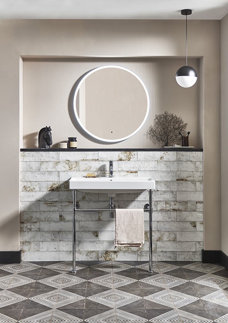 Washstand with Frame 800 lifestyle 2
