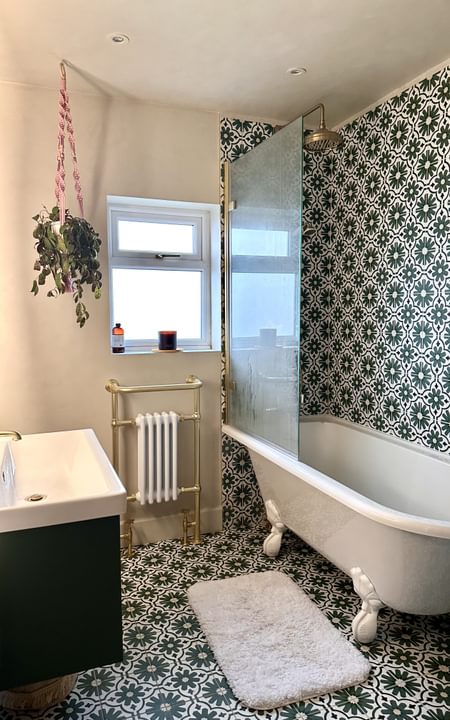 A Traditional Bathroom With a Modern Edge A Traditional Bathroom With a Modern Edge