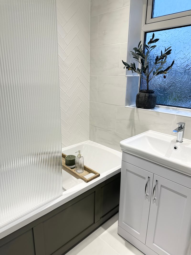 Architect & I Main Bathroom Bathtub Architect & I Main Bathroom Bathtub