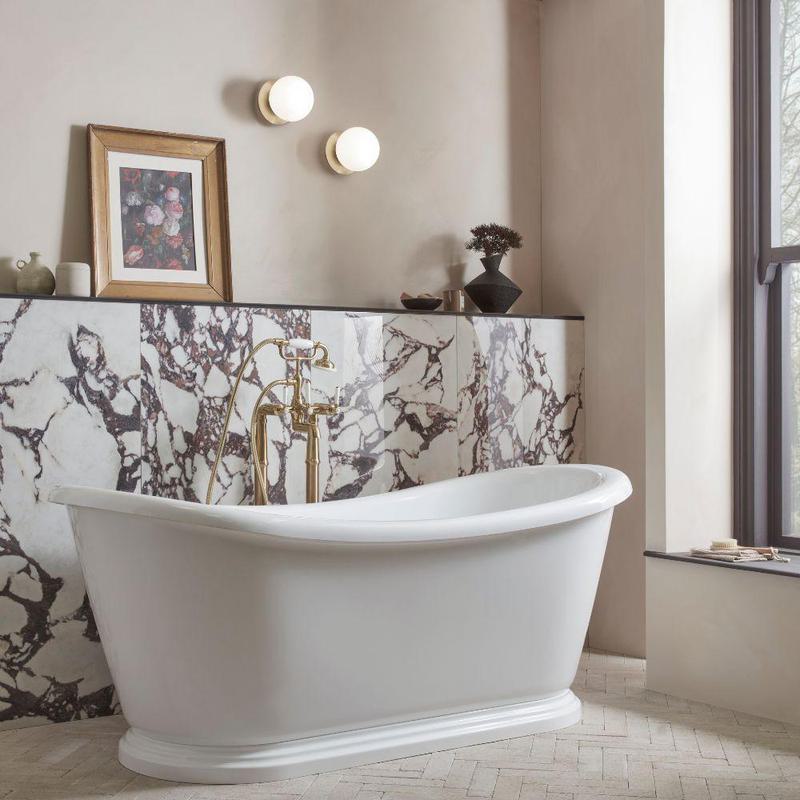 Luxury freestanding bath