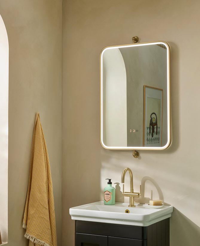 Alderbury 500mm Brass Lifestyle Alderbury 500mm Brass Lifestyle