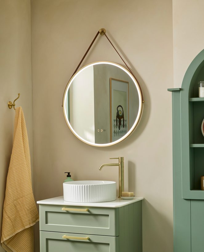 Alderbury Circle 600mm Brass Lifestyle Alderbury Circle 600mm Brass Lifestyle