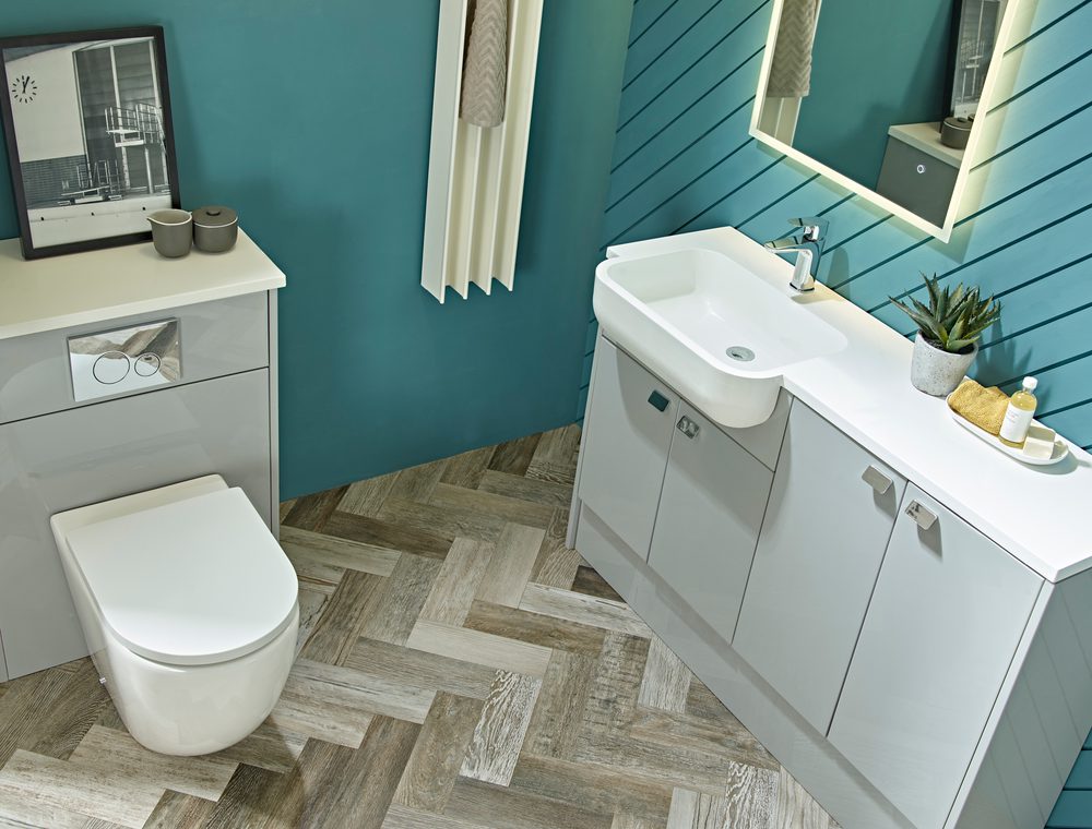 Calm Gloss Light Grey run BTW lifestyle