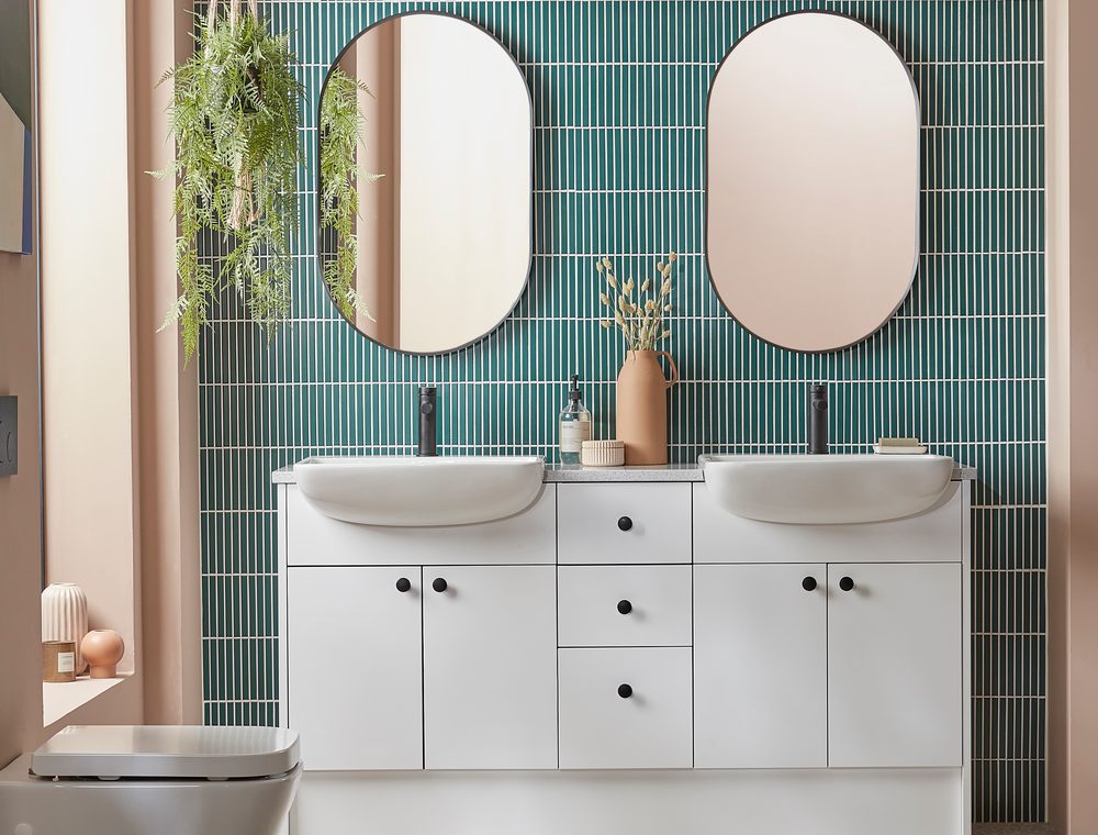 Calm Gloss White 1500 Front on Lifestyle