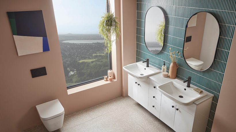 Calm Gloss White 1500 ISO Lifestyle