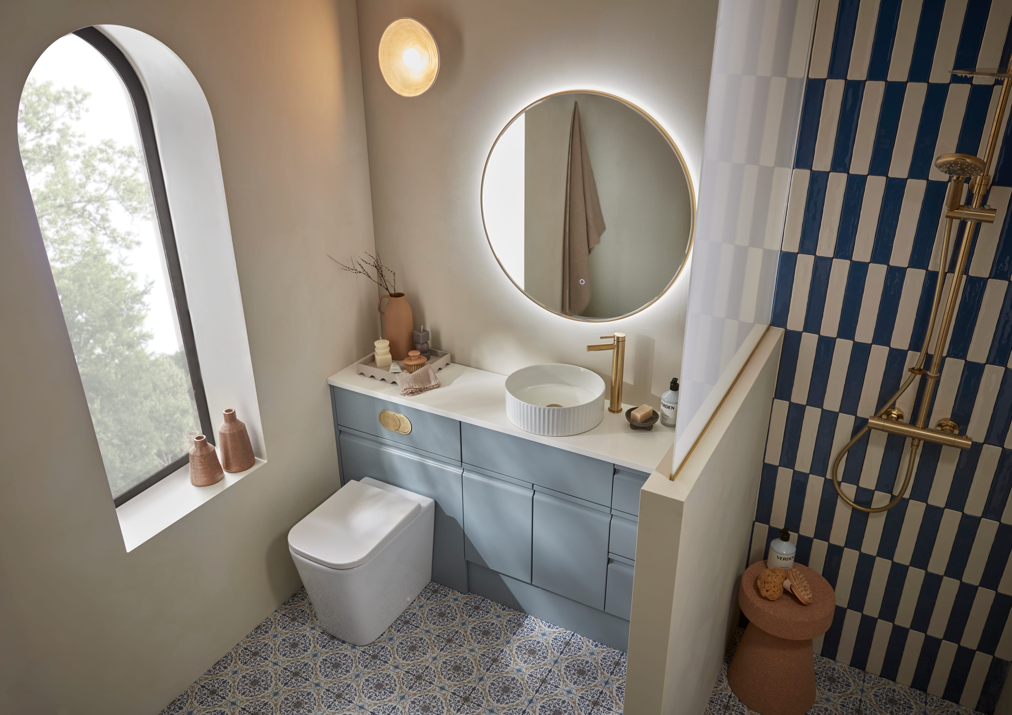 Scribe Mineral Blue Lifestyle 0623