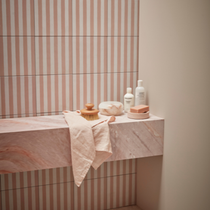 Small pink bathroom 5