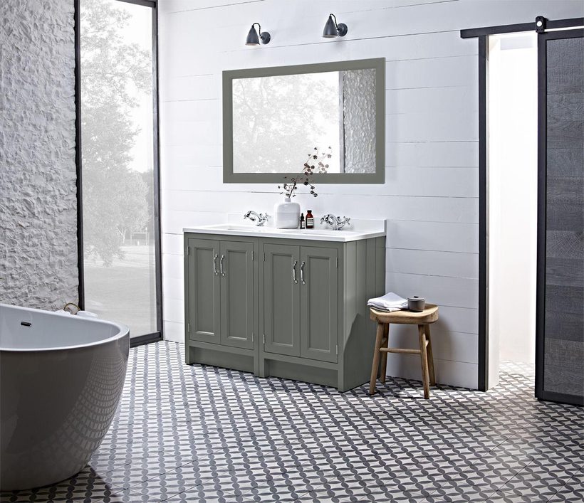 Hampton 1200 underslung pewter lifestyle Hampton 1200 underslung pewter lifestyle