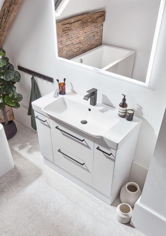 Academy1000 Gloss white lifestyle Academy1000 Gloss white lifestyle