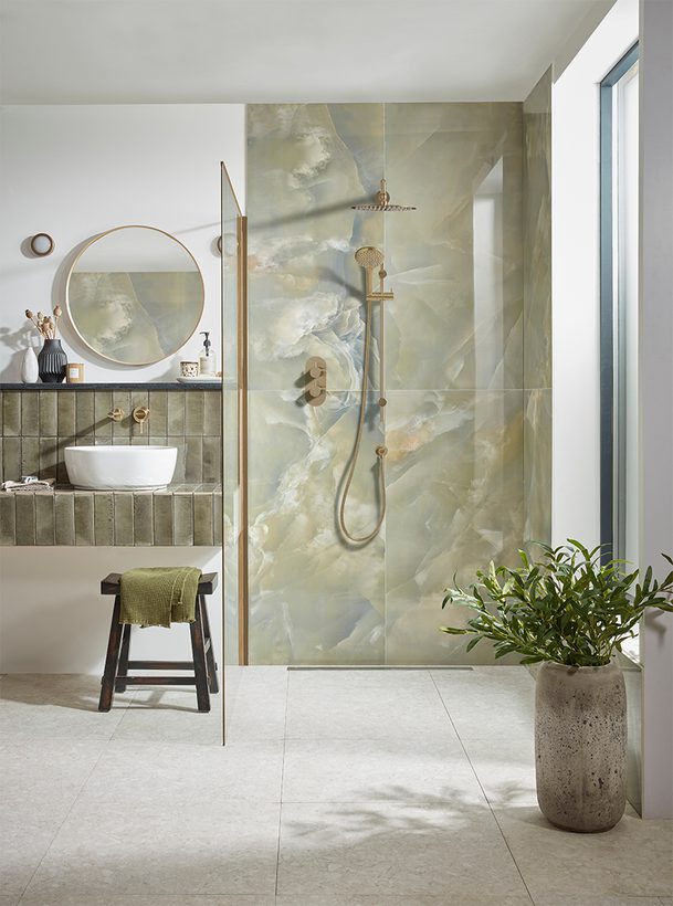 Brass Shower Lifestyle with Brass Mirror Brass Shower Lifestyle with Brass Mirror