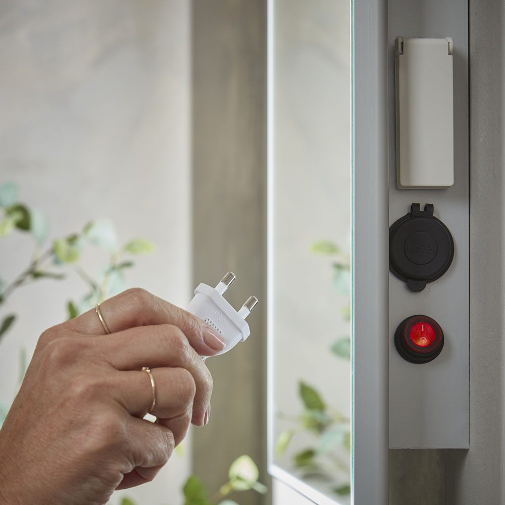 Charge Mirror Plug Detail slide image Charge Mirror Plug Detail slide image