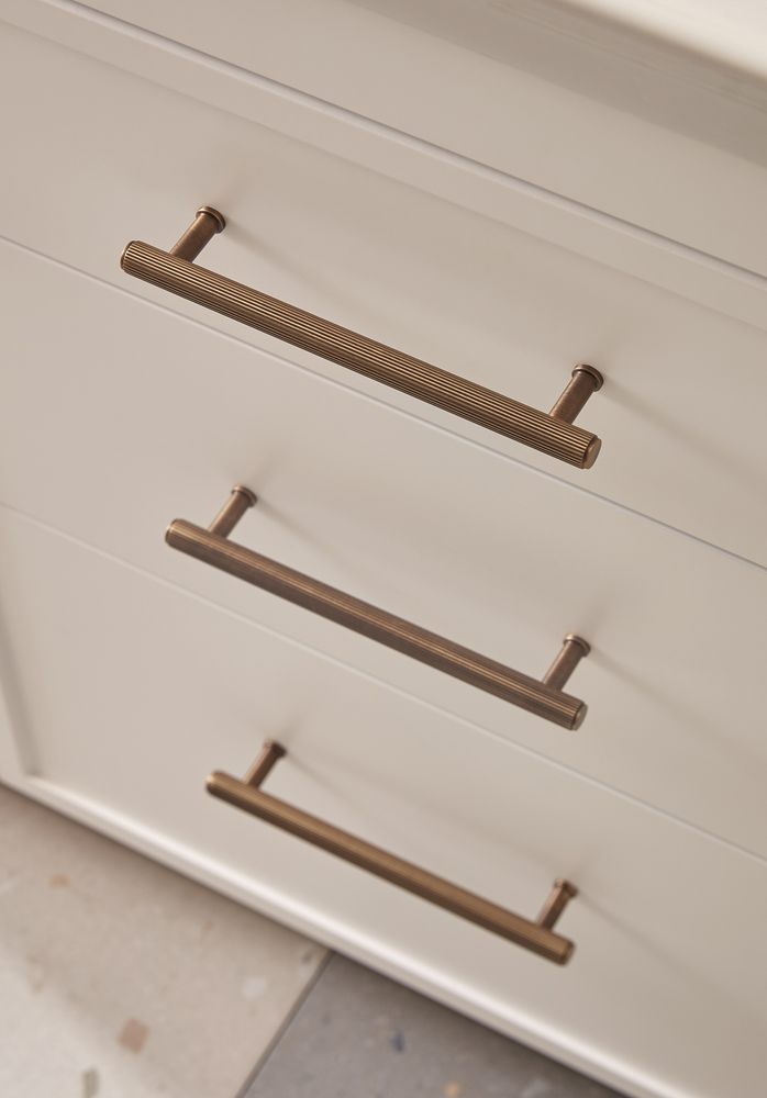 Concierge Matt White 1000mm with Brushed Brass Lifestyle slide image Concierge Matt White 1000mm with Brushed Brass Lifestyle slide image