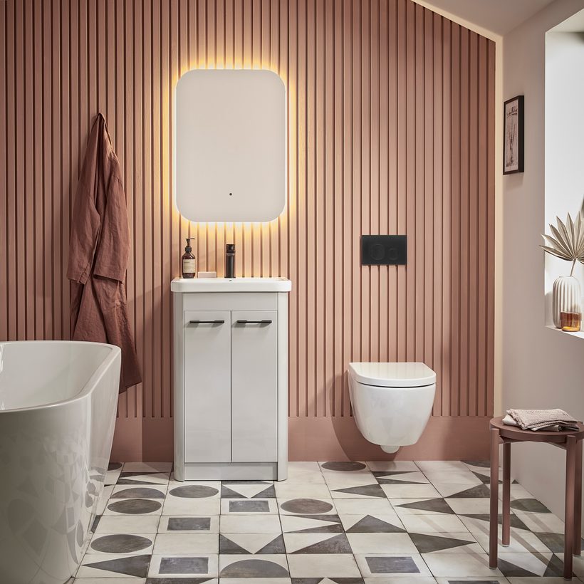 Contour 500 FM Light Grey Lifestyle Contour 500 FM Light Grey Lifestyle