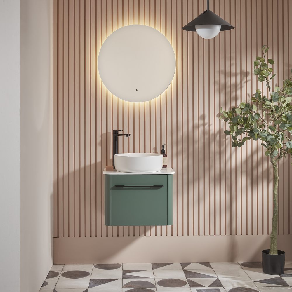 Contour 500 WM Nordic Green Lifestyle slide image Contour 500 WM Nordic Green Lifestyle slide image