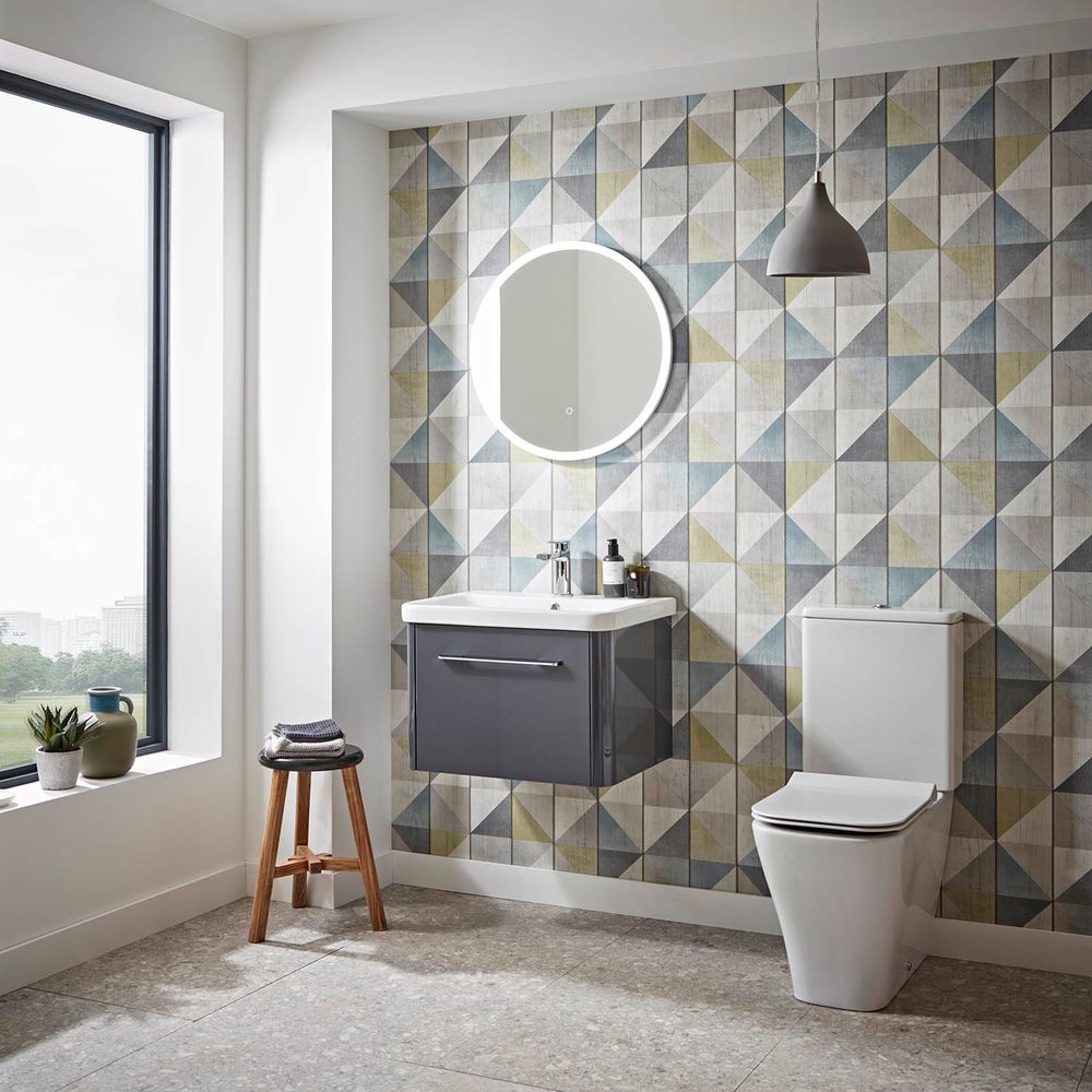 Contour 600 WM anthracite ISO facing left lifestyle slide image Contour 600 WM anthracite ISO facing left lifestyle slide image