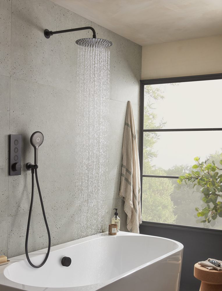 Event Click Black Triple Function Valve With Smart Flow Filler Water On Lifestyle slide image Event Click Black Triple Function Valve With Smart Flow Filler Water On Lifestyle slide image