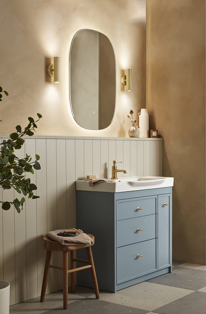 F Luted wall lights brass lifestyle slide image F Luted wall lights brass lifestyle slide image