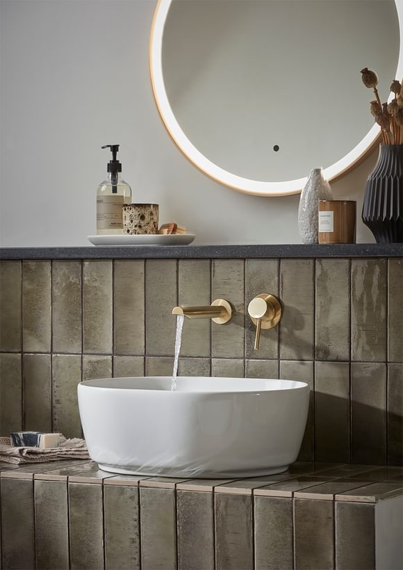 Frame Mirror Brass vessel basin water on lifestyle2 Frame Mirror Brass vessel basin water on lifestyle2