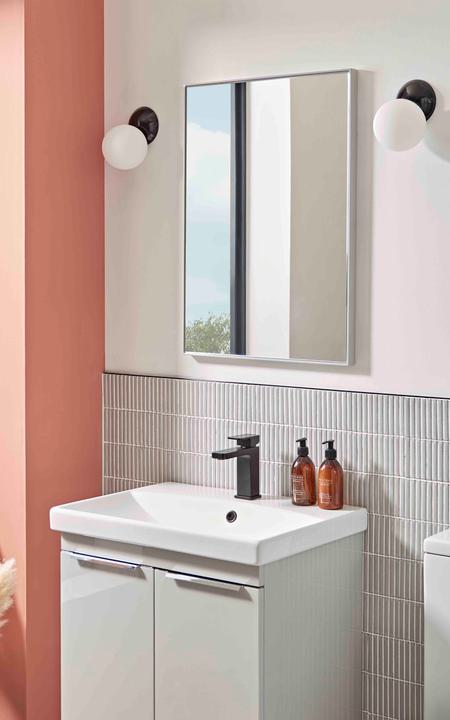 How to choose the perfect bathroom mirror