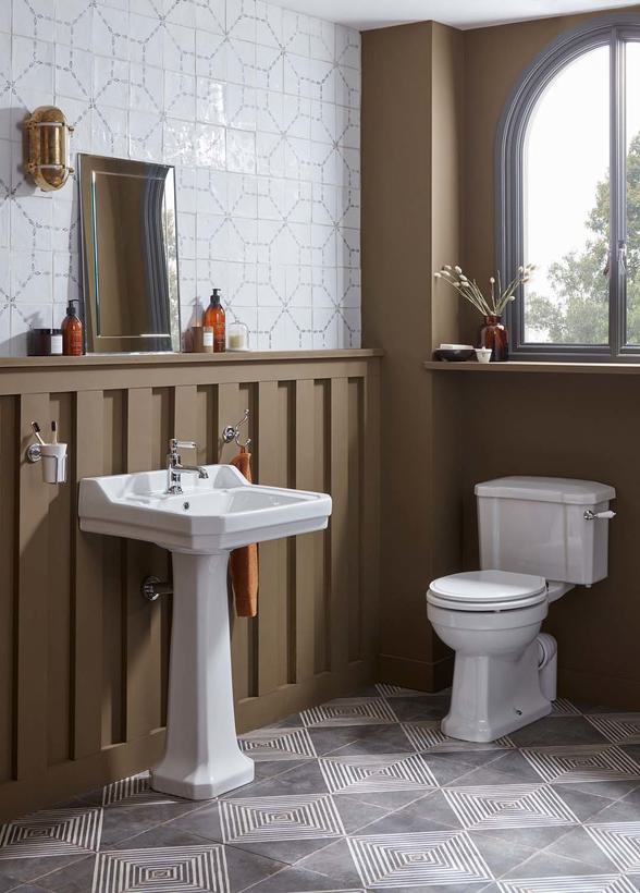 Harrow Square basin and pedestal with close coupled WC lifestyle v2