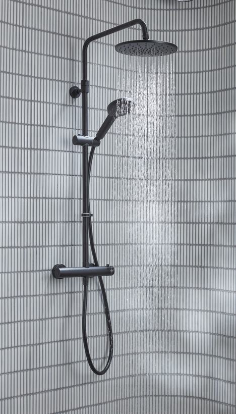 Joy Black Bar Valve Shower System Lifestyle Water On