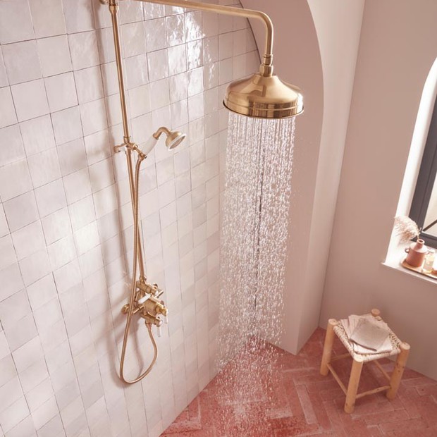Lansdown Shower exposed brass Lifestyle