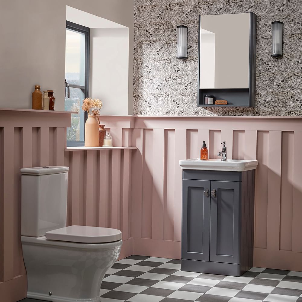 Marston 500 Dk Grey Lansdown pan lifestyle slide image Marston 500 Dk Grey Lansdown pan lifestyle slide image