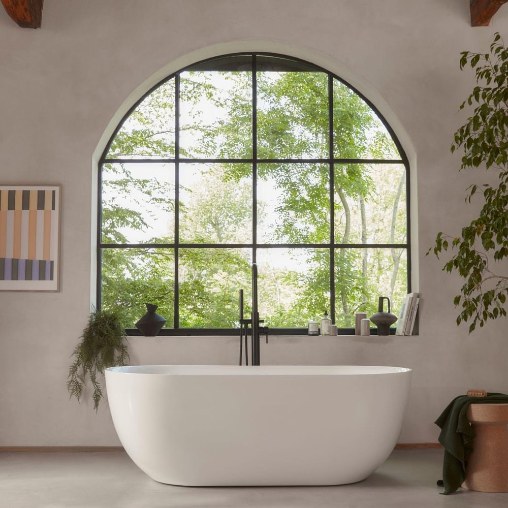 Note Freestanding Bathtub Cropped Square 2 slide image Note Freestanding Bathtub Cropped Square 2 slide image