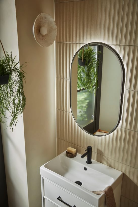 Oxygen Pill Mirror Gum Metal Top down Lifestyle Oxygen Pill Mirror Gum Metal Top down Lifestyle