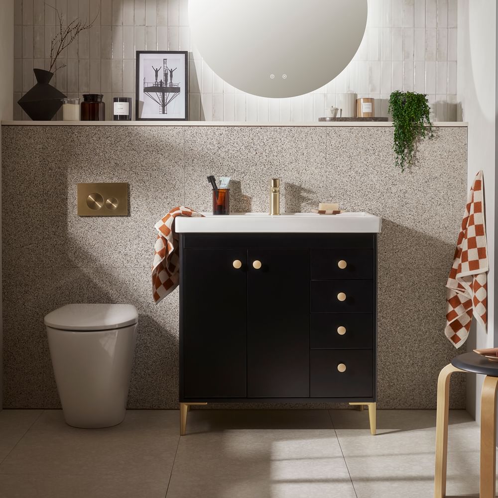 Paragon 800mm Black main shot Lifestyle portrait slide image Paragon 800mm Black main shot Lifestyle portrait slide image