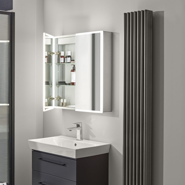 Presence Cabinets PR65 ALU Detail with grey wall