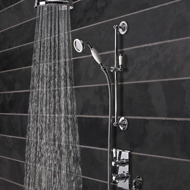 SVA1615 Varsity shower system lifestyle