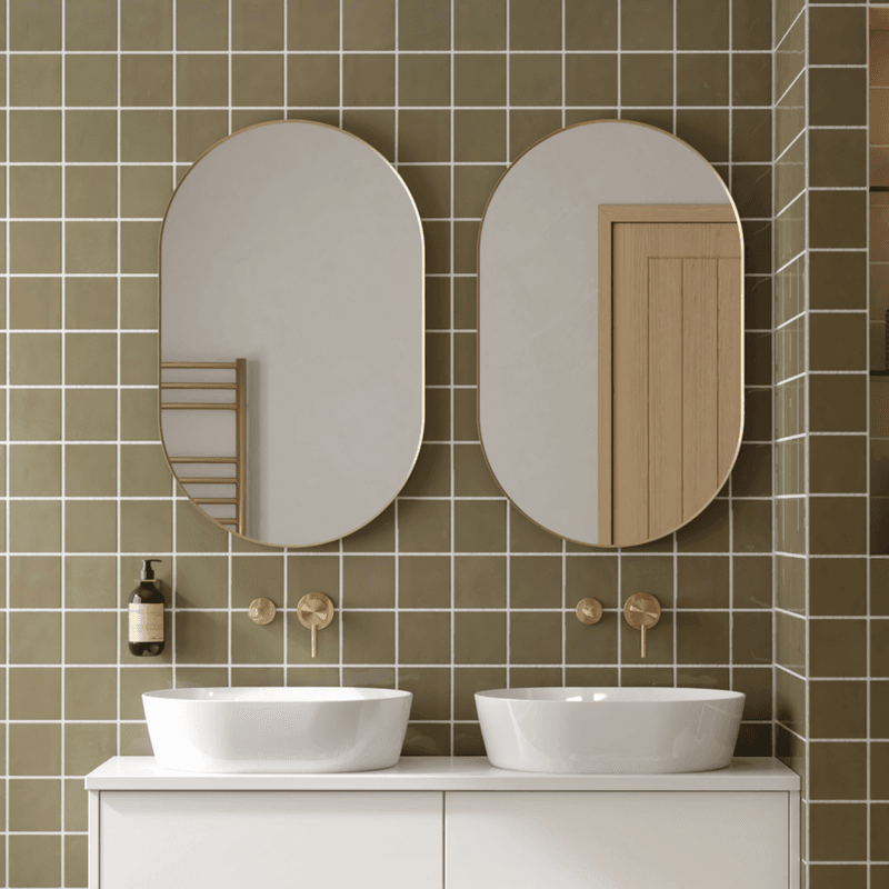 Scribe Gloss White Crop