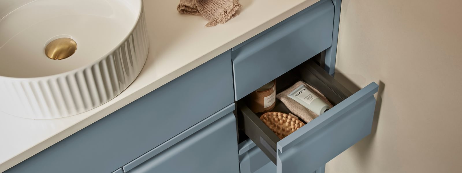 Scribe Mineral Blue Lifestyle 0651