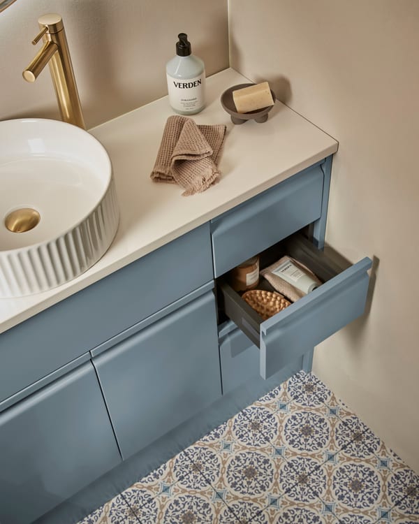 Scribe Mineral Blue Lifestyle 0651